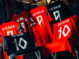 Норвешка домашен и гостински дрес СП 2026